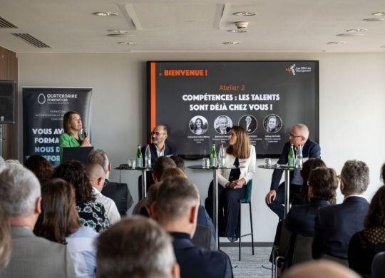Catherine Chalumeau, Adjointe DRH chez Elivia, Bertrand Druon, Directeur général adjoint chez Elivia et Yalcin Avcioglu, DRH de la Caisse d'Epargne Hauts de France échangent leurs retours d'expérience lors de la 17ème édition des Rendez-vous du Management. Un atelier sur le thème "Compétences : les talents sont déjà chez vous !" animé par Céline Raffard, Directrice générale en charge de l'industrie chez Quaternaire