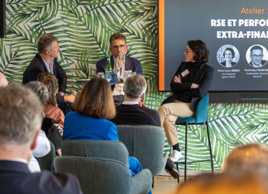 Anne-Laure Simon, Co-dirigeante de l'agence Déclic et Dominique Mamcarz, Sustainability Director chez Geopost partagent leurs convictions et bonnes pratiques lors de la 17ème édition des Rendez-vous du Management. Un atelier sur le thème "RSE et performance extra-financière : prendre une longueur d'avance sur les exigences" animé par Clément Lesort, journaliste