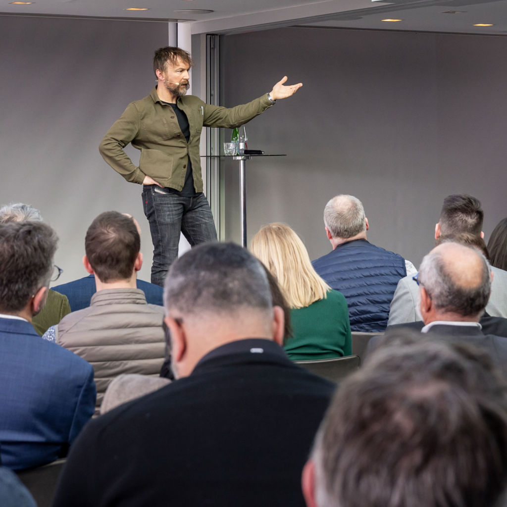 Erick Boitel clôture la 17ème édition des Rendez-vous du Management devant une centaine de dirigeants d'entreprise avec une conférence sur le thème de l'équilibre performance & santé... impossible ?